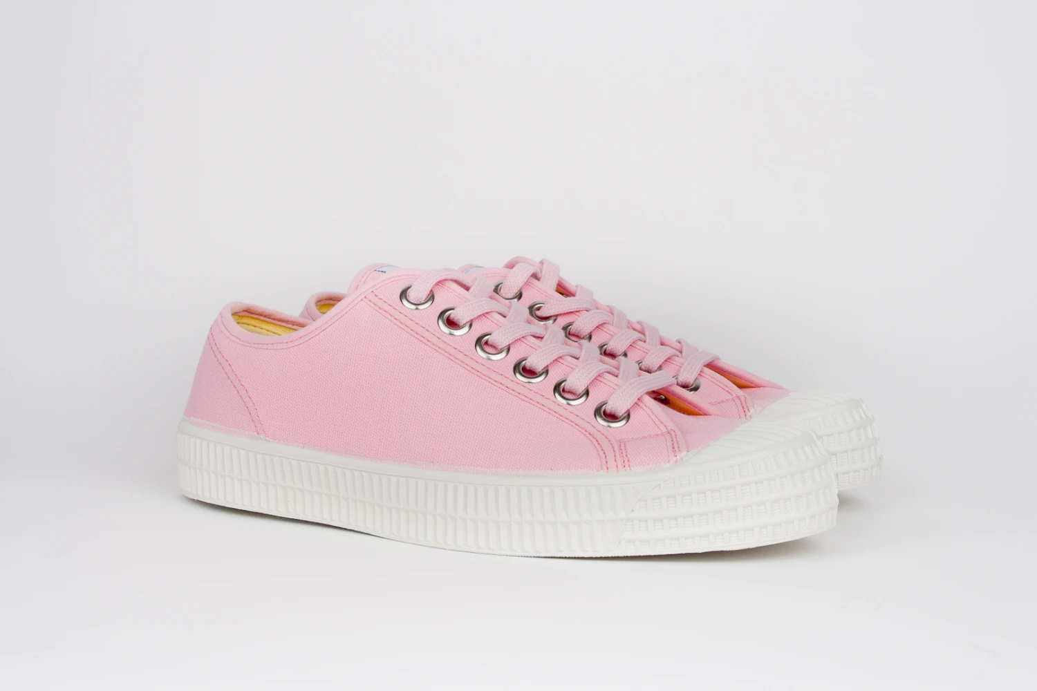 Novesta Star Master Mono 03 Ruzenin Sneaker - Stylish & Comfortable Women's Shoes 4 Novesta Star Master Mono 03 Ruzenin Sneaker